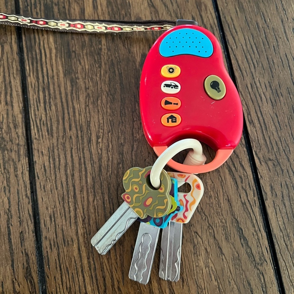 B.Toys Fun Keys with Light and Sound, Chewable and Teethable